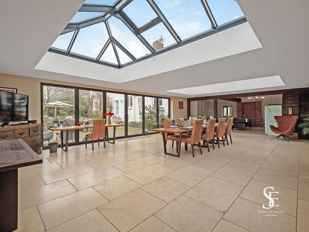 Property photo 3 of 40 Entertainment Room