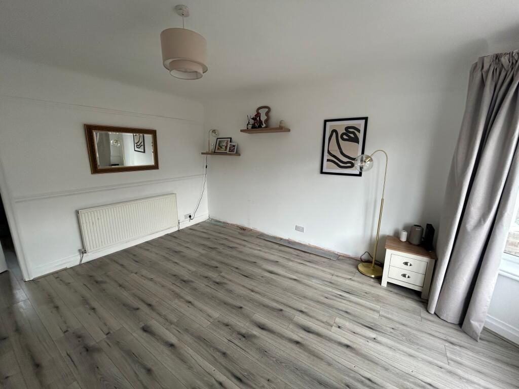 Property photo 2 of 8 Gallery