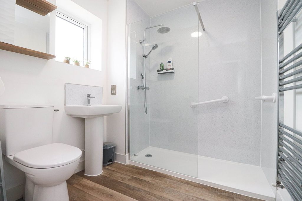 Property photo 3 of 19 Family Shower Room