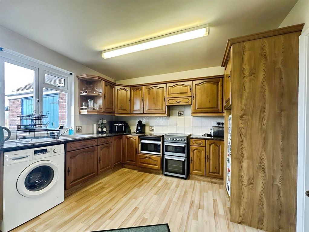 Property photo 3 of 21 A5Af7442-Img_2066.Jpg