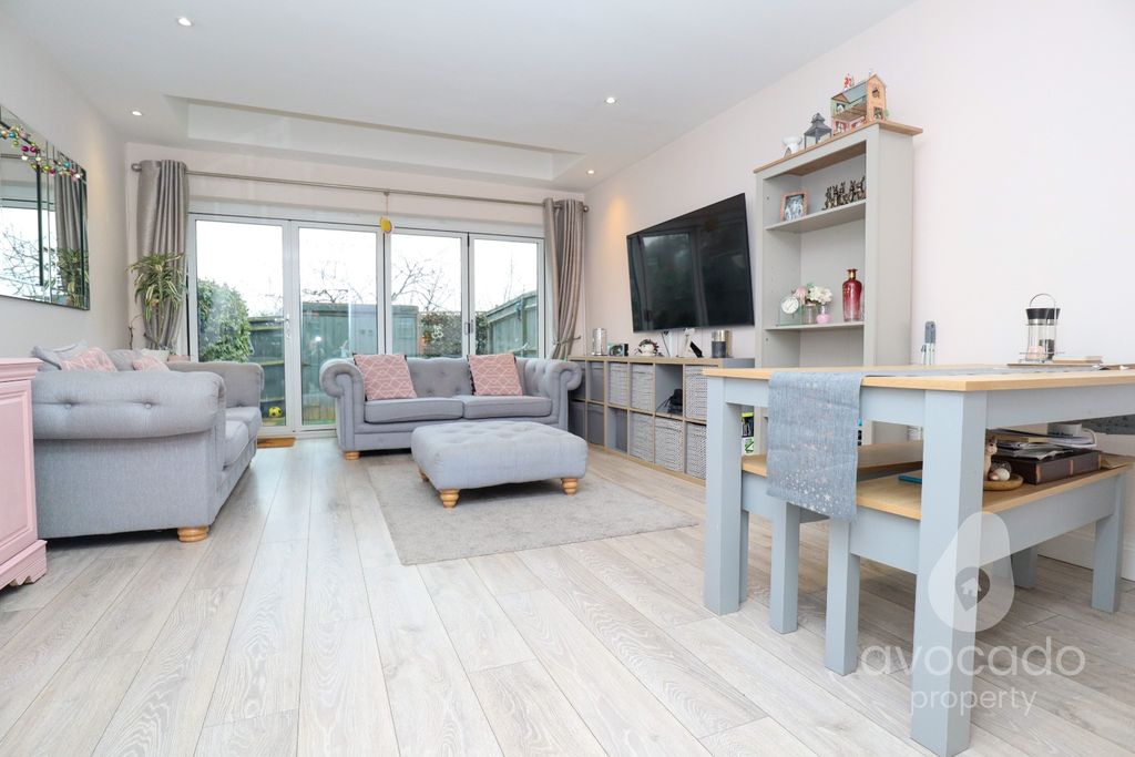 Property photo 2 of 10 4772365