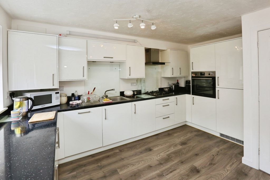 Property photo 2 of 14 Pbox-Img.Jpg