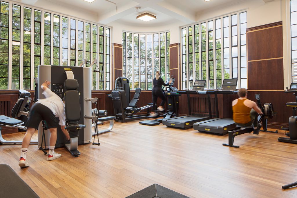 Property photo 3 of 6 Newgympicture