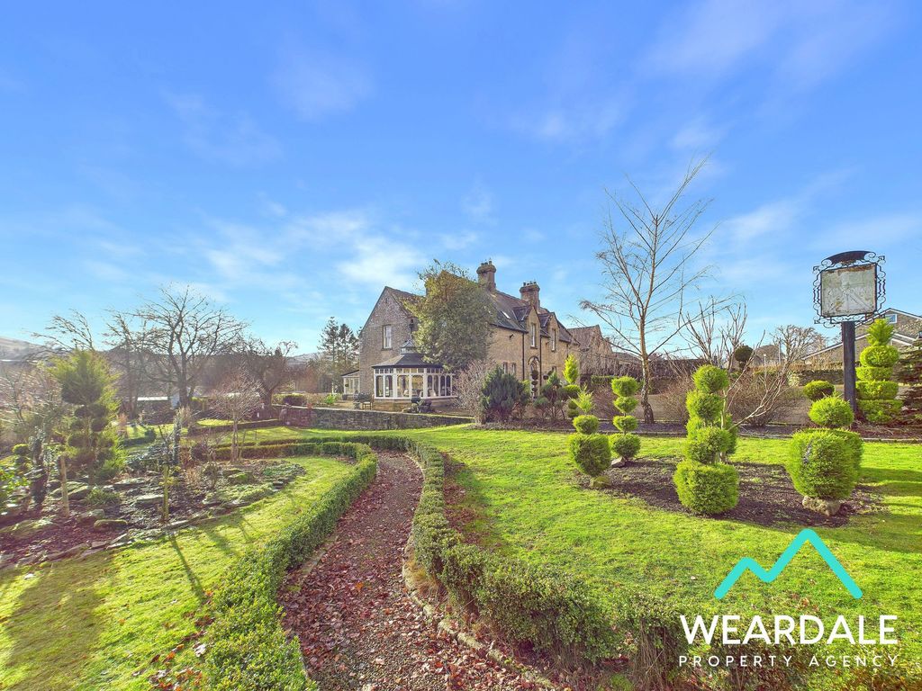 Property photo 1 of 62