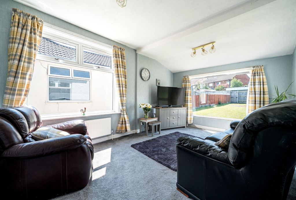 Property photo 2 of 19 1313405-15-685405...