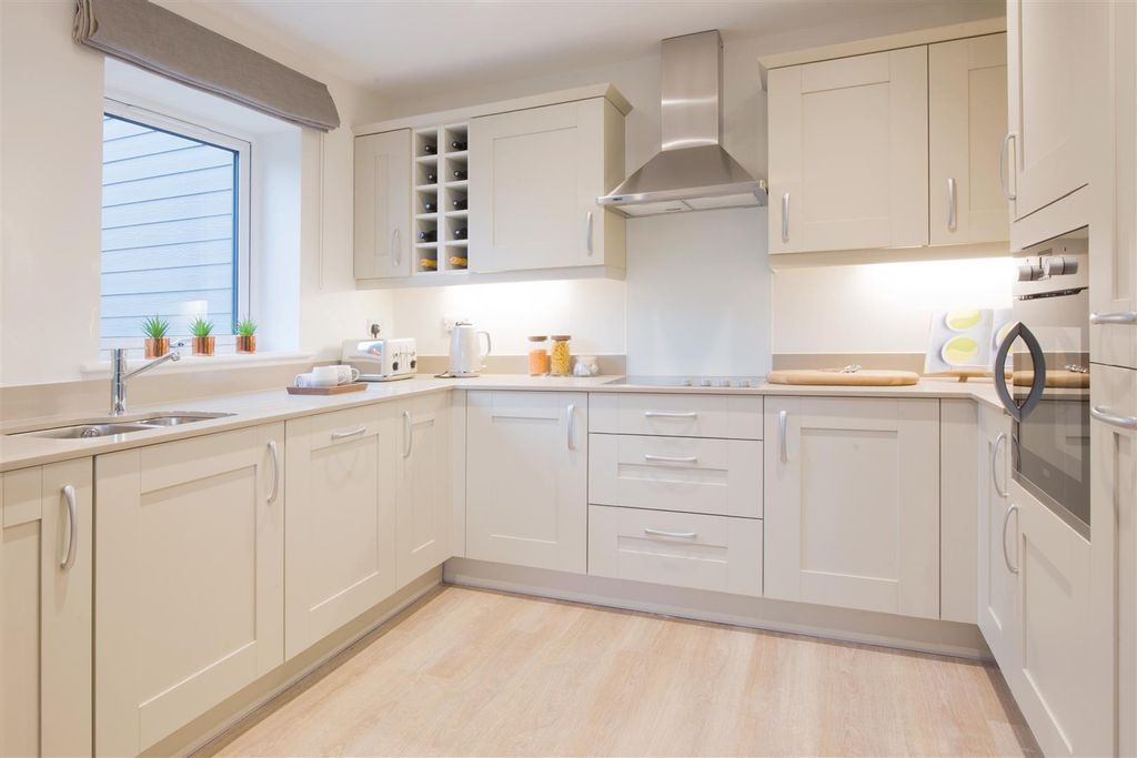 Additional image 6 of 2 bed flat to rentBirch Grove, Frognal Avenue, Sidcup DA14