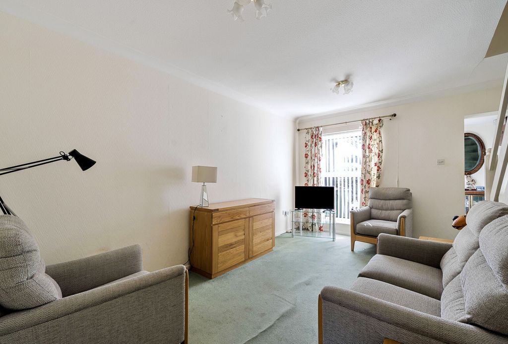 Property photo 3 of 15 1317415-12-685E59...