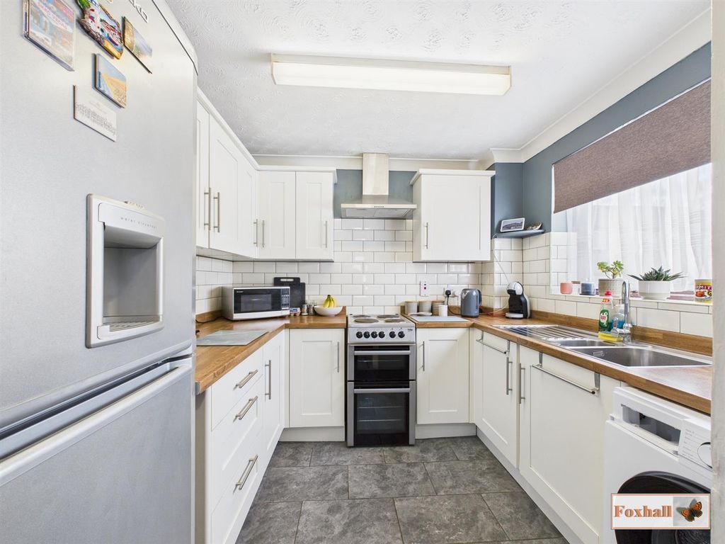 Property photo 1 of 13 Kitchen