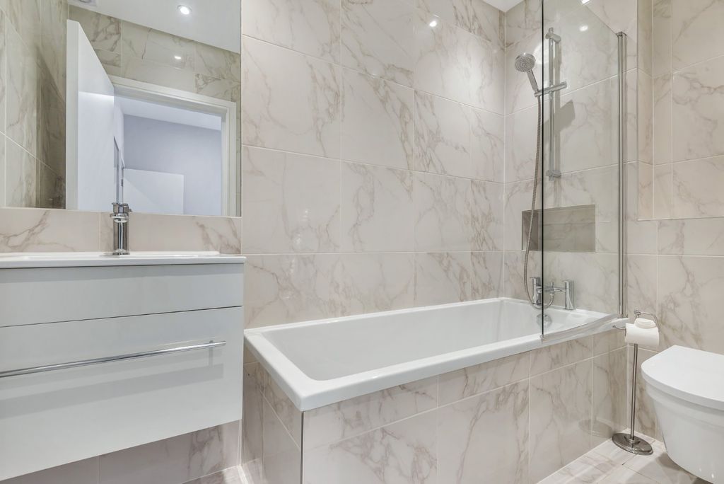 Property photo 3 of 6 Picture No. 06