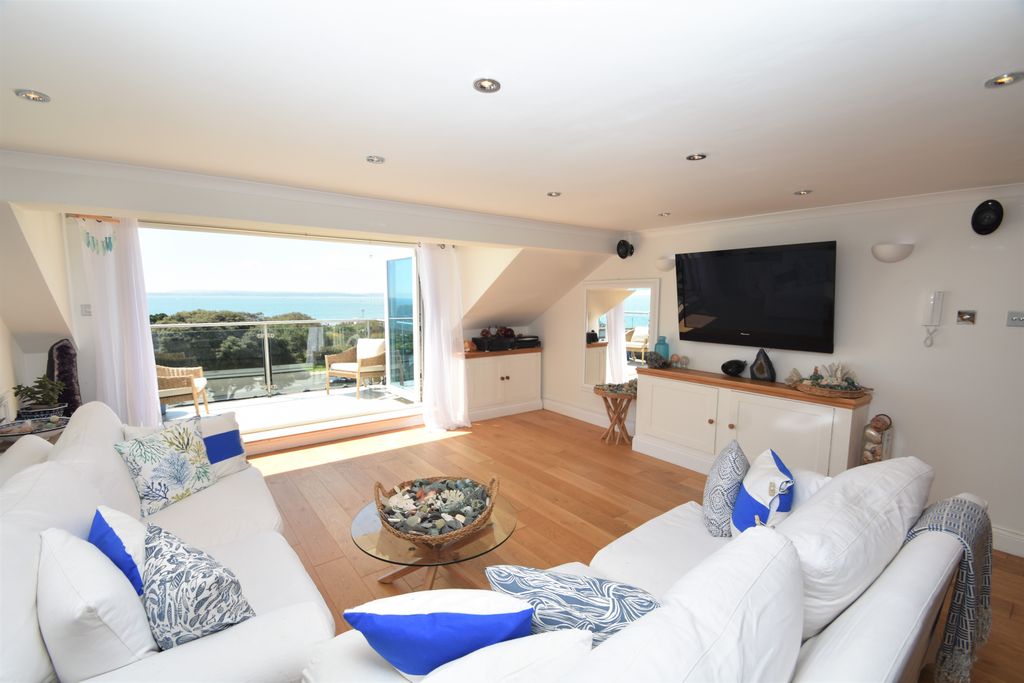 Property photo 2 of 18 Photo 07