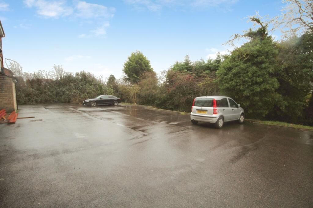 Property photo 3 of 5