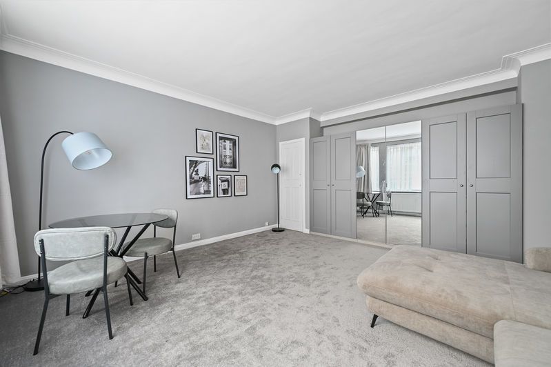 Property photo 3 of 7 Photo 7