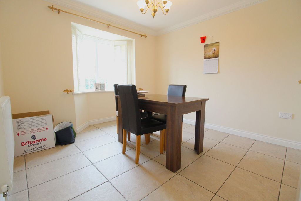 Property photo 3 of 26 Dining Room