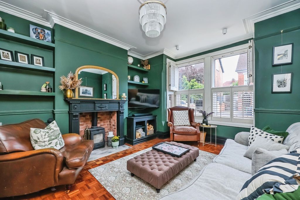 Property photo 3 of 17 Living Room