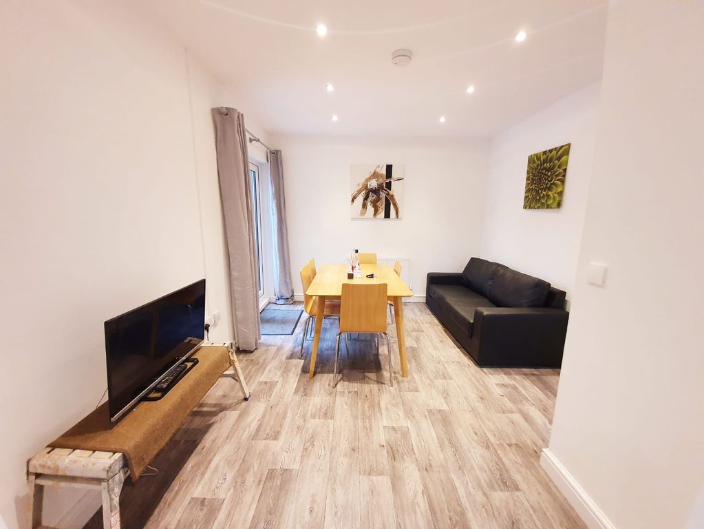 Property photo 2 of 4