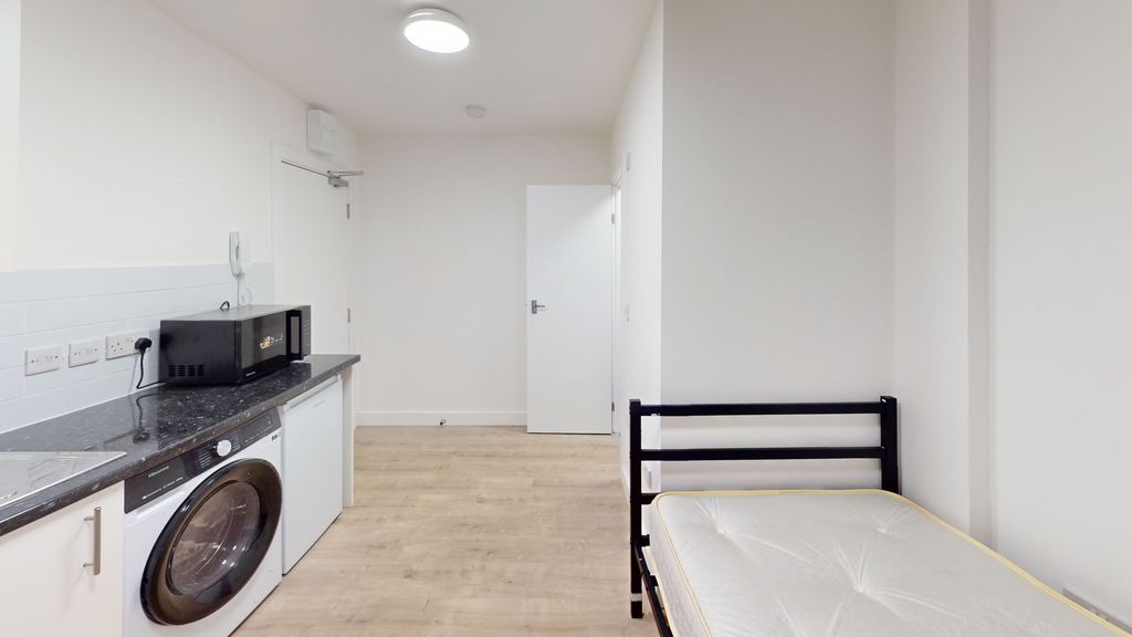 Property photo 1 of 4