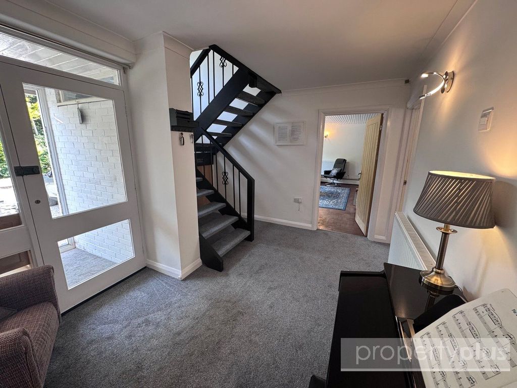 Property photo 2 of 46 Picture No. 15