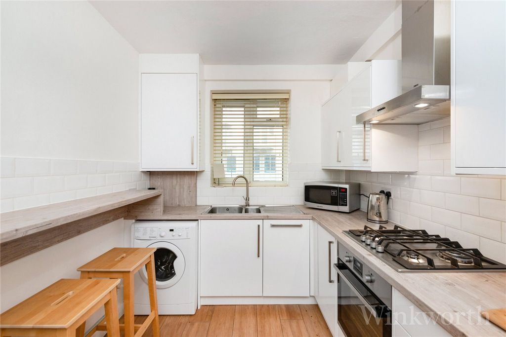 Property photo 2 of 8 Picture No. 25