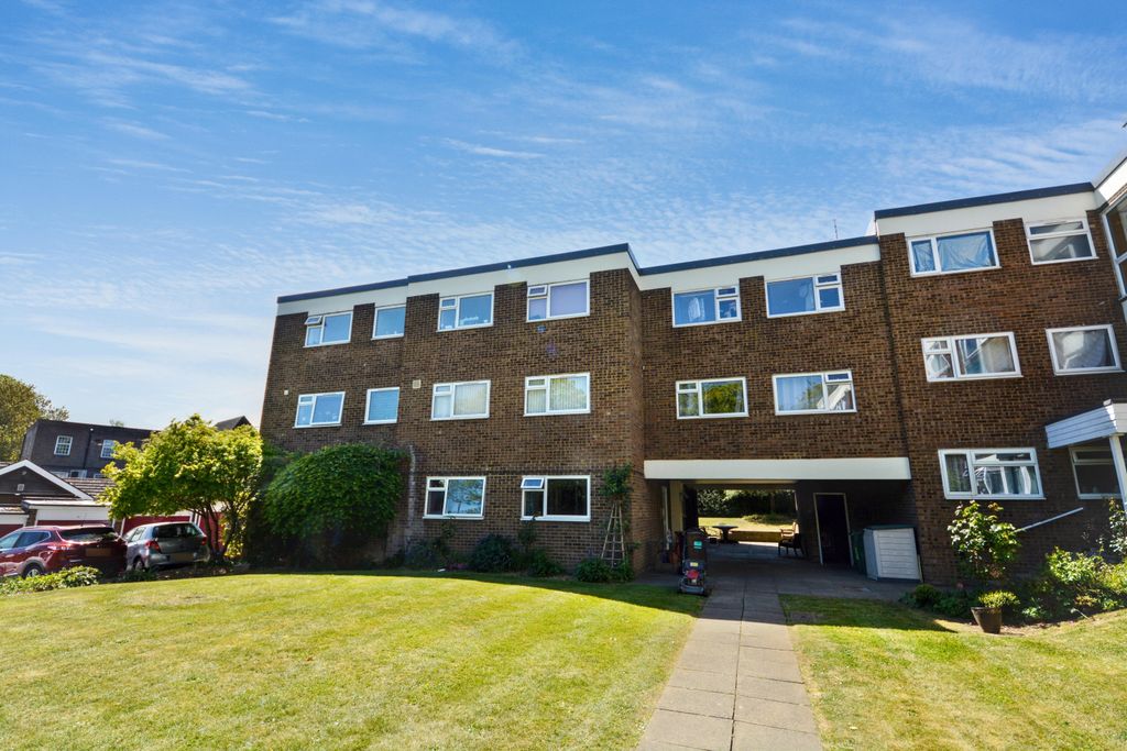 Property photo 1 of 10 25 Northcotts, Hatfield, Hertfordshire, Al9 5Es