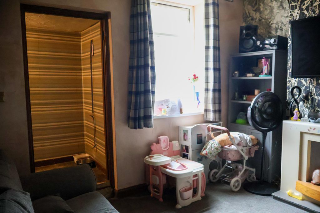 Property photo 3 of 11