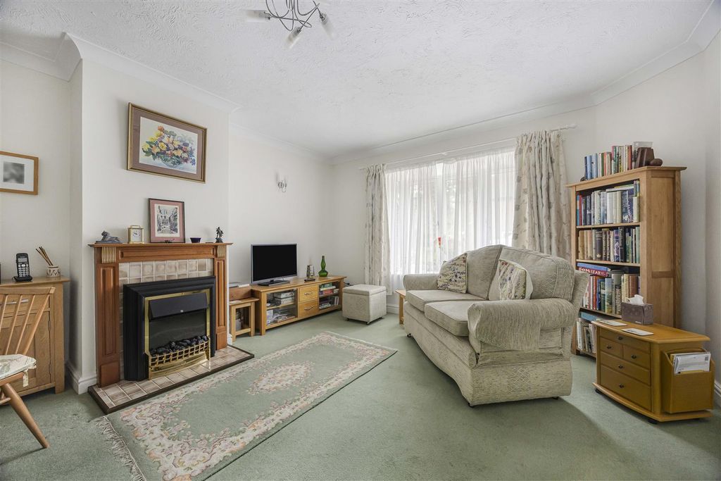 Property photo 2 of 24 Sitting Room