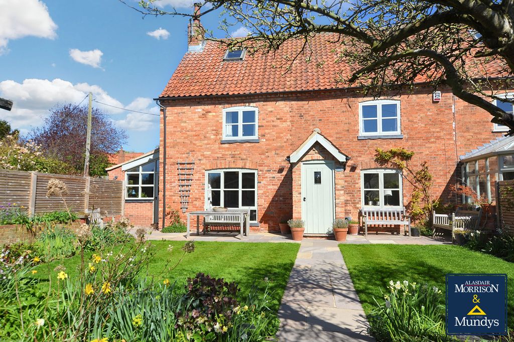 Property photo 1 of 27 Caunton