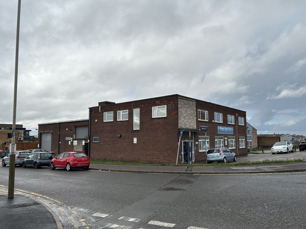 Property photo 1 of 8 Photo 8