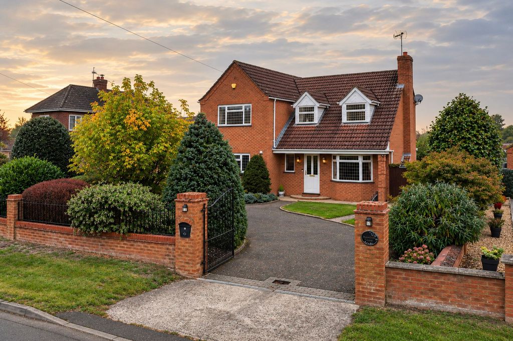 Property photo 1 of 44