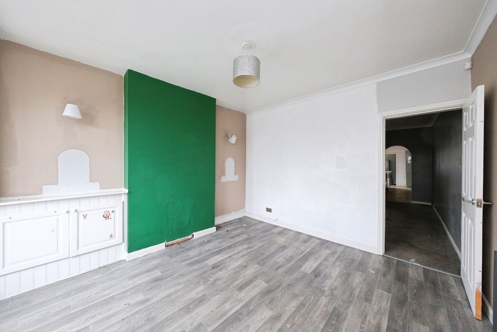 Property photo 3 of 11 Pbox-Img.Jpg