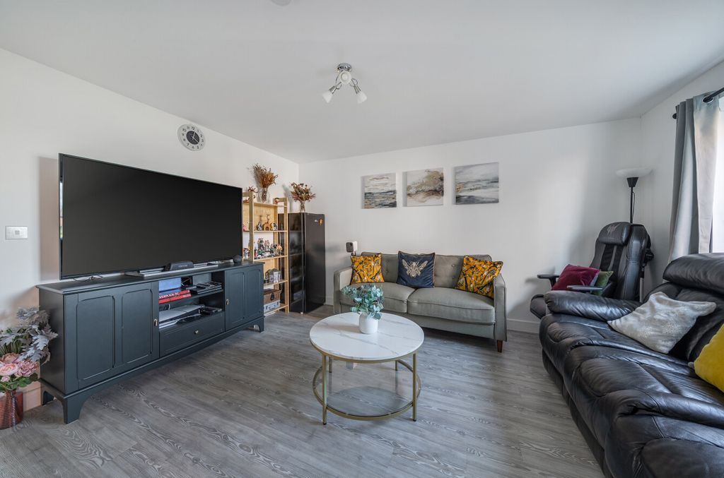 Property photo 2 of 22 1383968-11-6926F9...