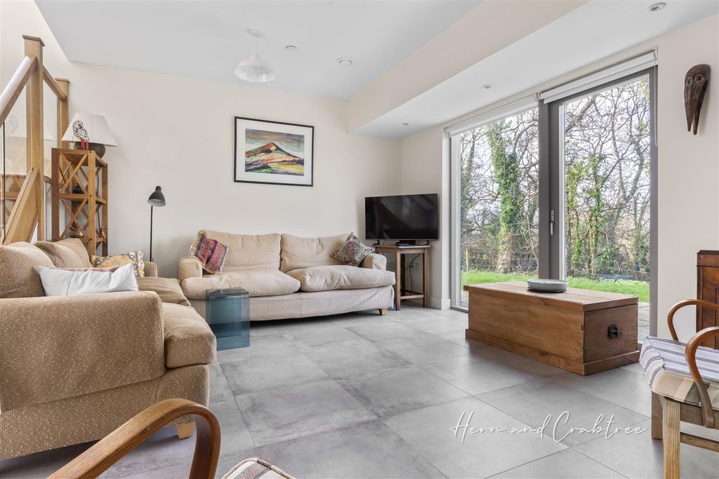 Property photo 3 of 40 Great House Farm, St Fagans, Herncrabtree (13).Jpg