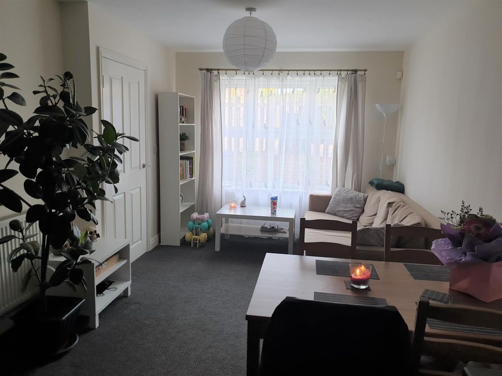 Property photo 3 of 11