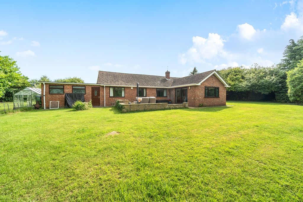 Property photo 2 of 15 Picture No. 32