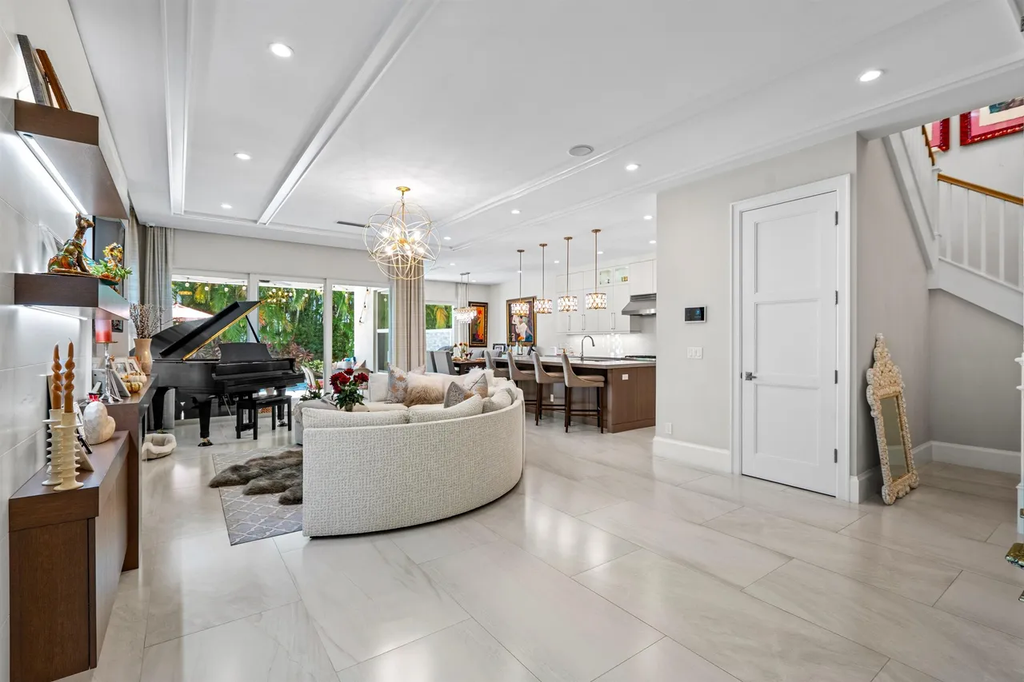 Property photo 3 of 10 <Alttext/>