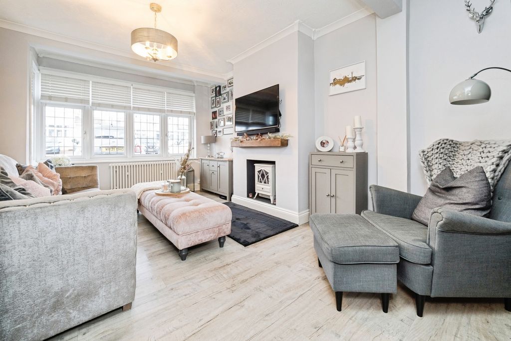 Property photo 2 of 20 Pbox-Img.Jpg