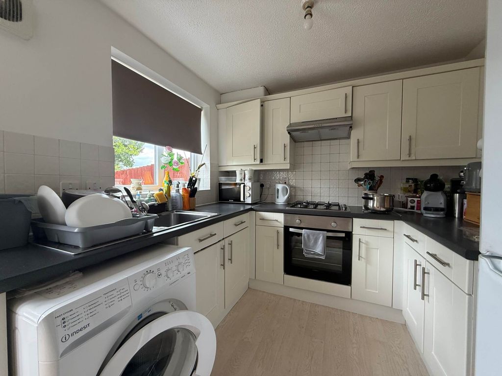 Property photo 2 of 11