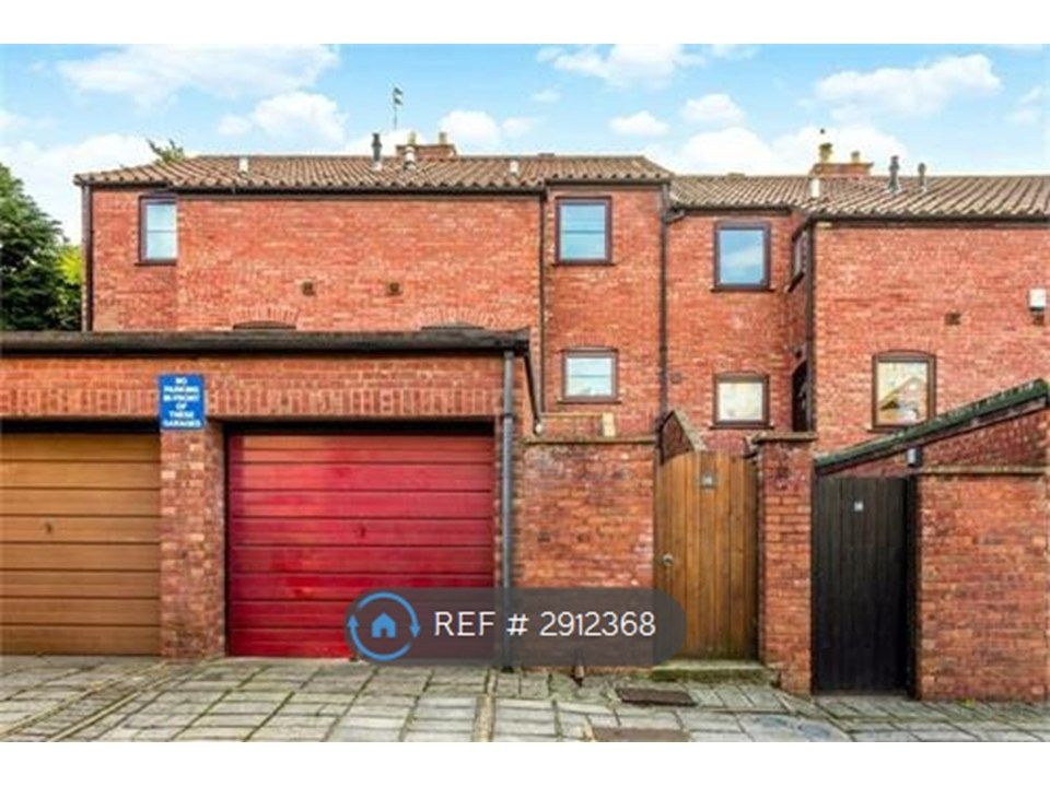 Property photo 2 of 12