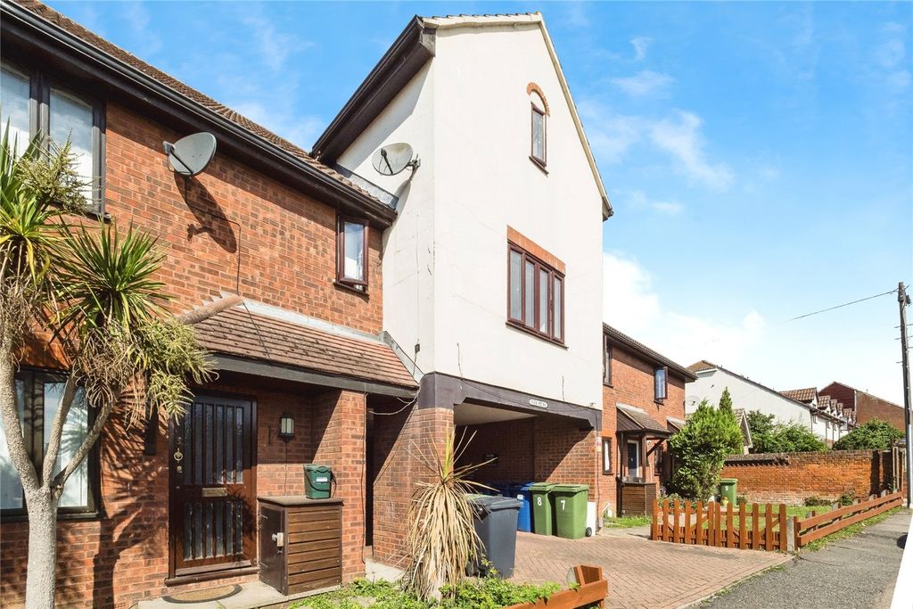 Property photo 1 of 34 Picture No. 30