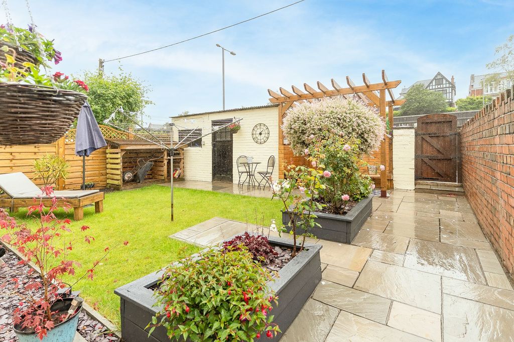 Property photo 2 of 29