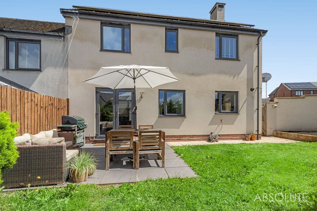 Property photo 2 of 18 Rear And Garden