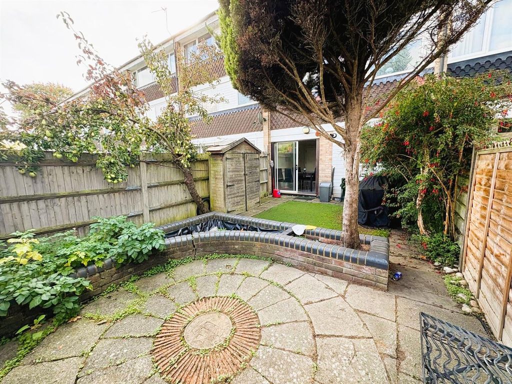 Property photo 2 of 8 Rear Garden