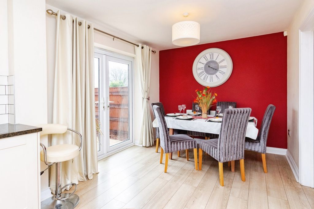 Property photo 3 of 12 Kitchen/Diner