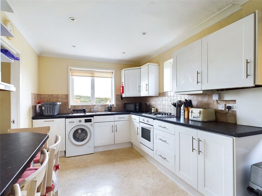 Property photo 1 of 8 Kitchen