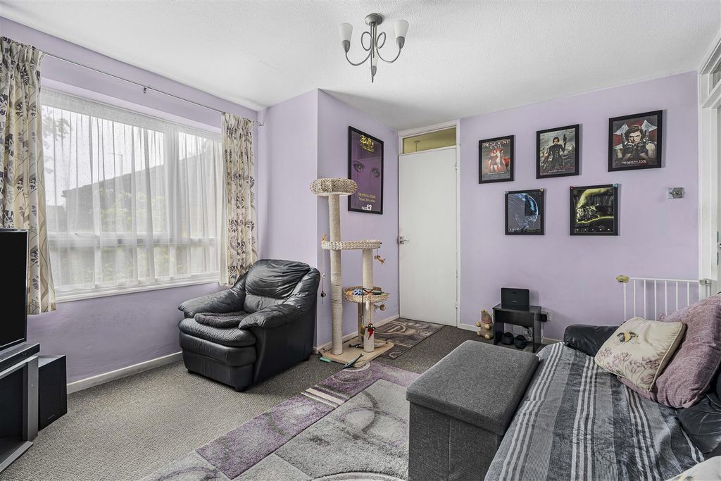 Property photo 3 of 14 12_52410.Jpg