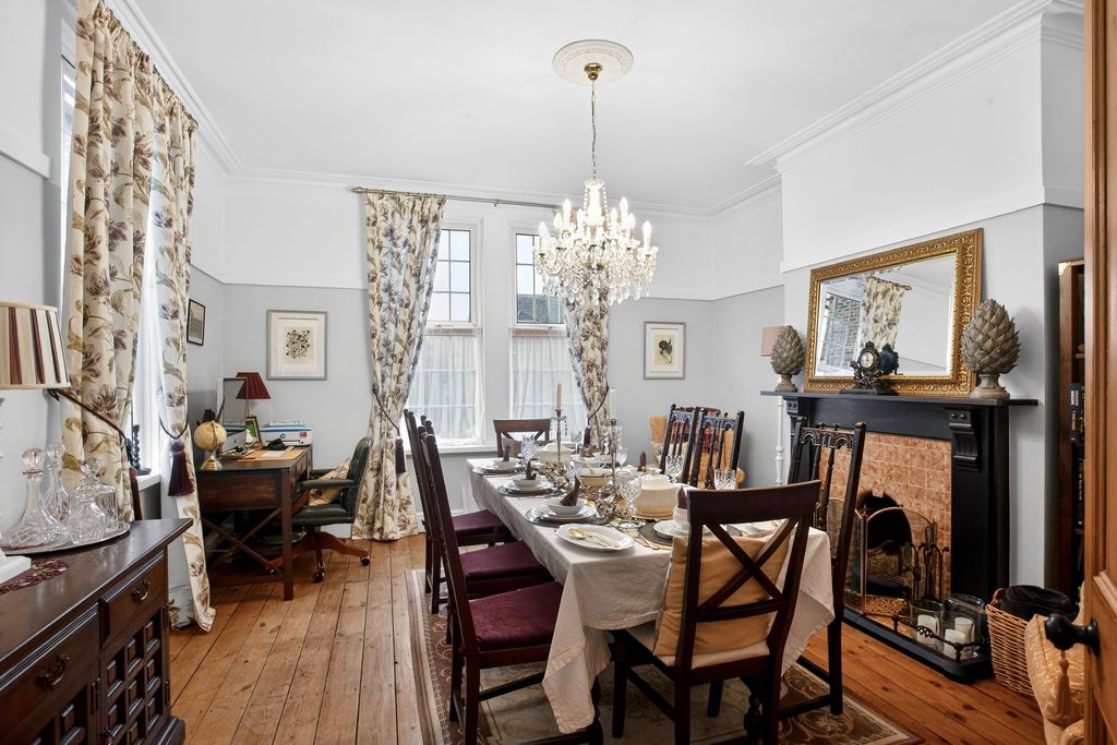 Property photo 3 of 19