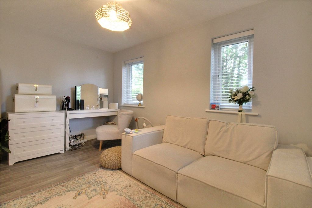 Property photo 2 of 13 Picture No. 10