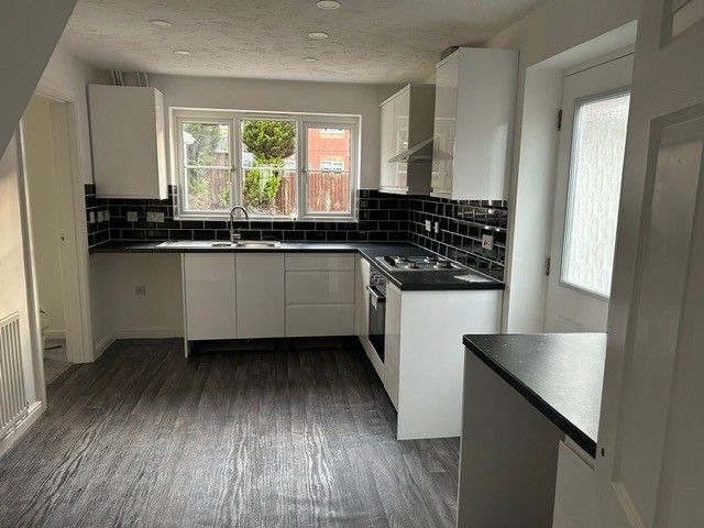 Property photo 3 of 19 Picture4