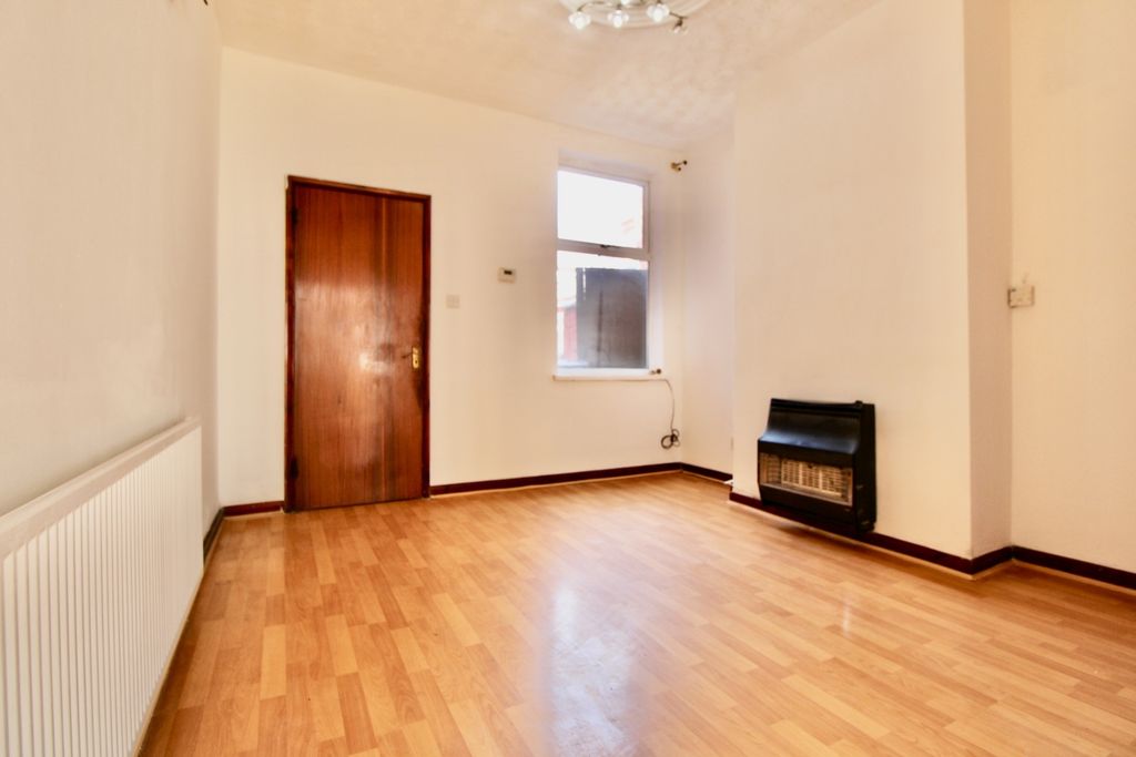Property photo 3 of 12 Dining Area