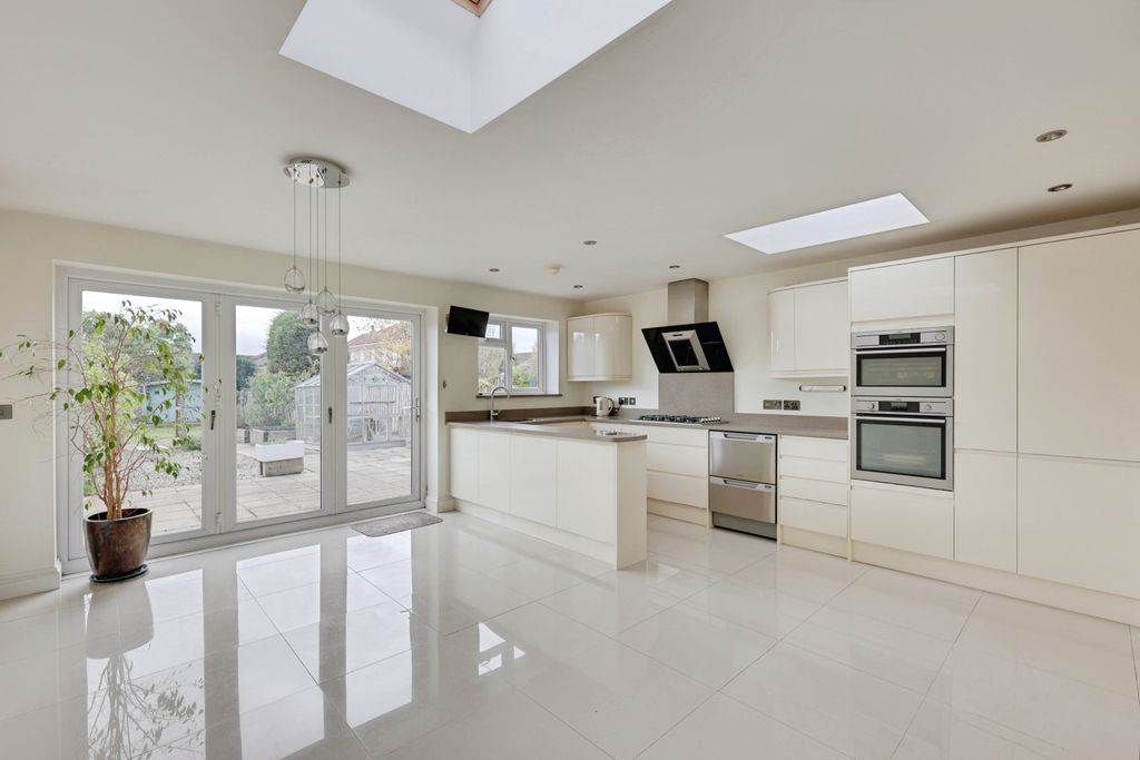 Property photo 3 of 17 A38c6B11-4S6A4396-4S6A4402