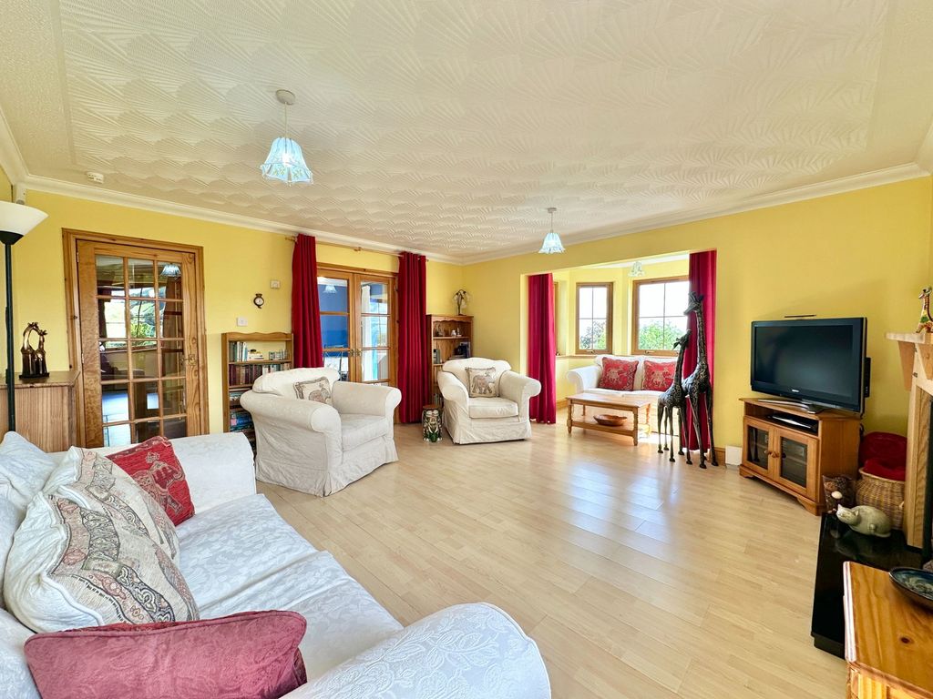 Property photo 3 of 42